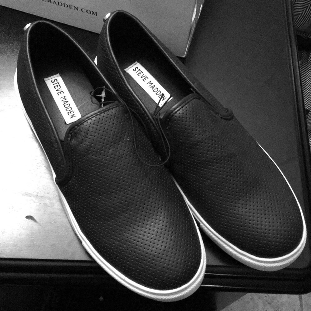 Steve Madden slip ons